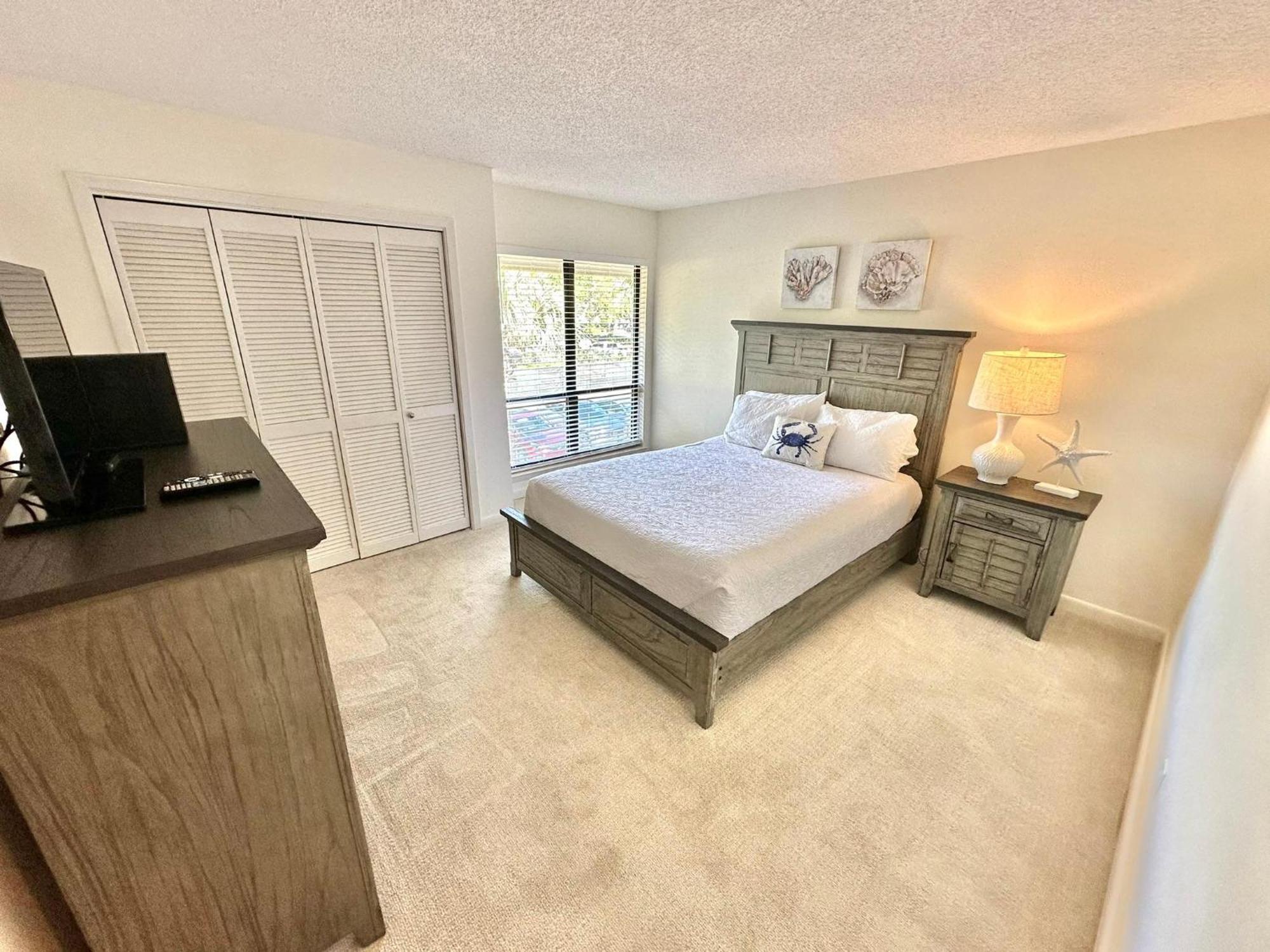 912 Harbour Point Villa