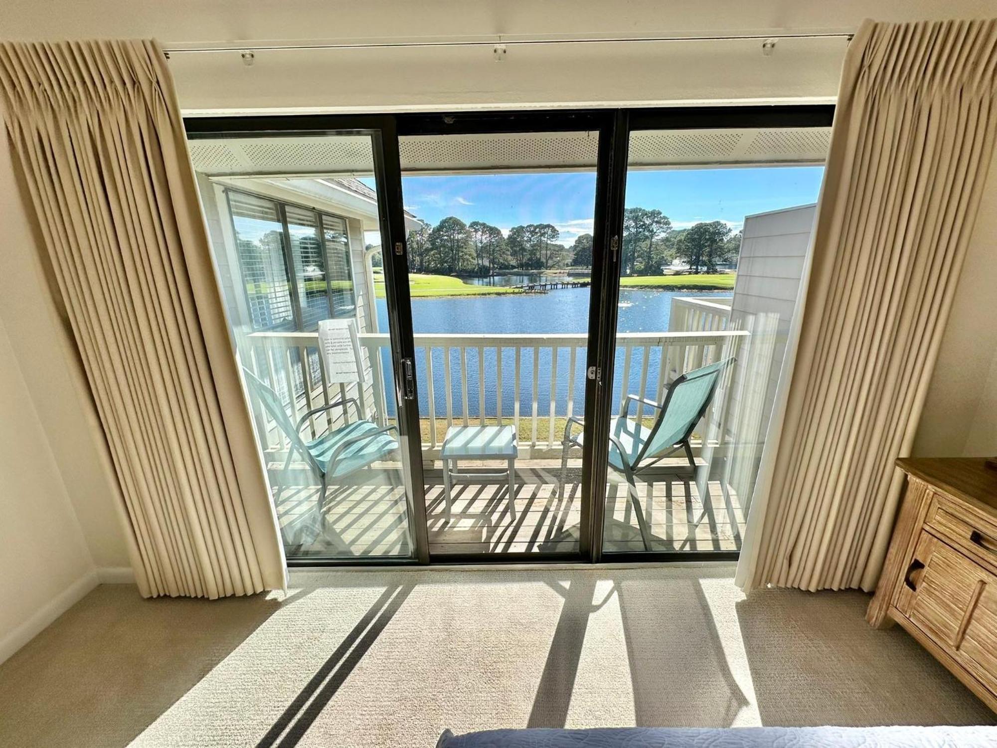 912 Harbour Point *